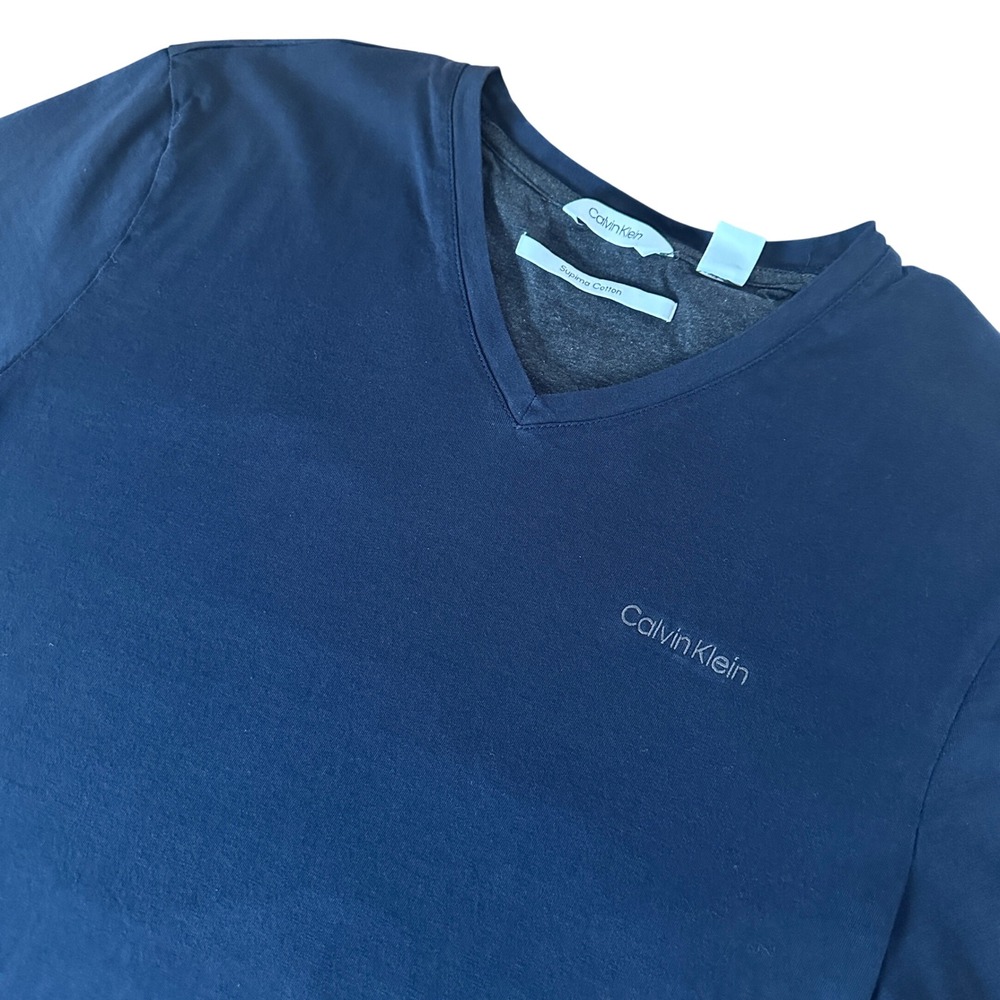 Calvin Klein Vneck TShirt Men's Medium Supima Cotton Navy Logo Minimalist